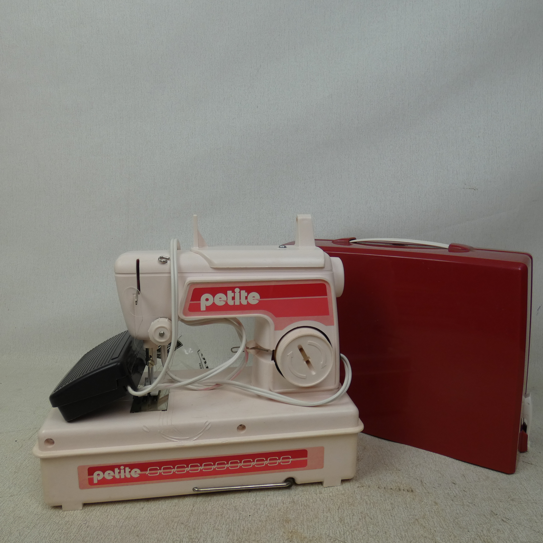 Mon Ordi Bricolo "Manny et ses Outils" - Vtech - Chine & 1 Machine à Ecrire & 1 Machine à Coudre "Petite 500" Pour Enfant - Made in England - État correct - Photo 21