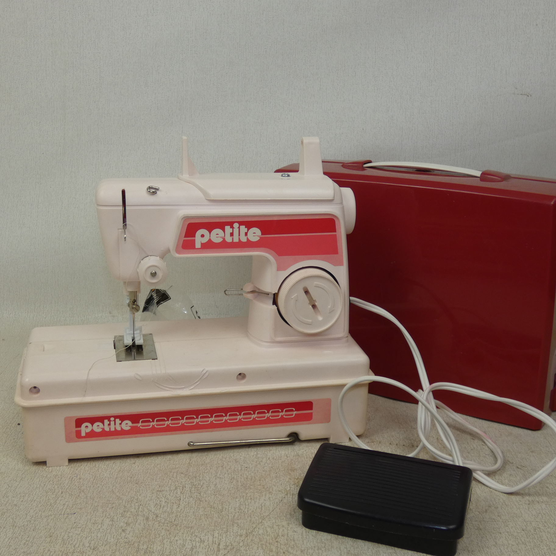 Mon Ordi Bricolo "Manny et ses Outils" - Vtech - Chine & 1 Machine à Ecrire & 1 Machine à Coudre "Petite 500" Pour Enfant - Made in England - État correct - Photo 23