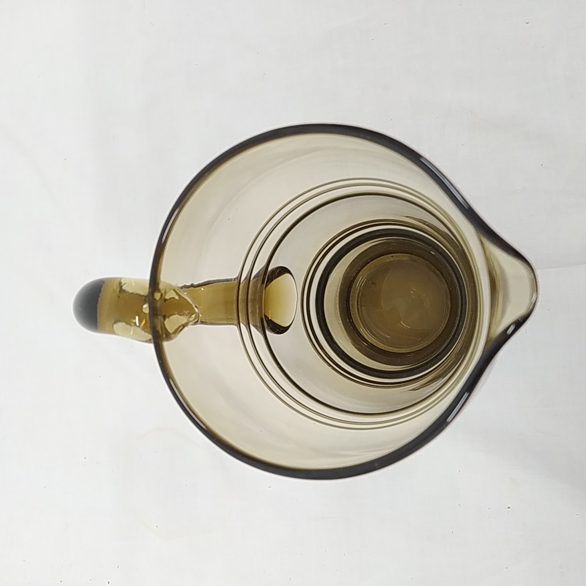 Pichet ambré en verre - Photo 2