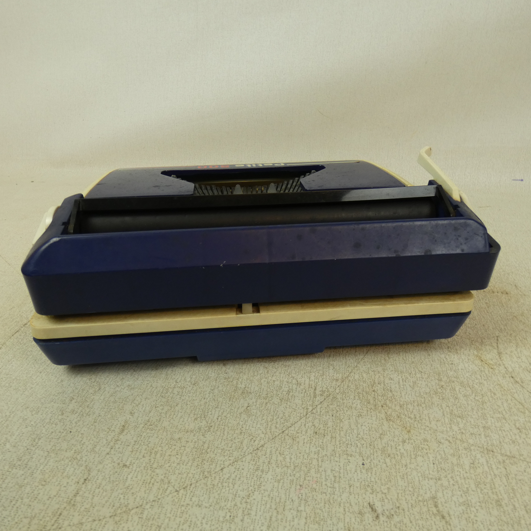 Mon Ordi Bricolo "Manny et ses Outils" - Vtech - Chine & 1 Machine à Ecrire & 1 Machine à Coudre "Petite 500" Pour Enfant - Made in England - État correct - Photo 17